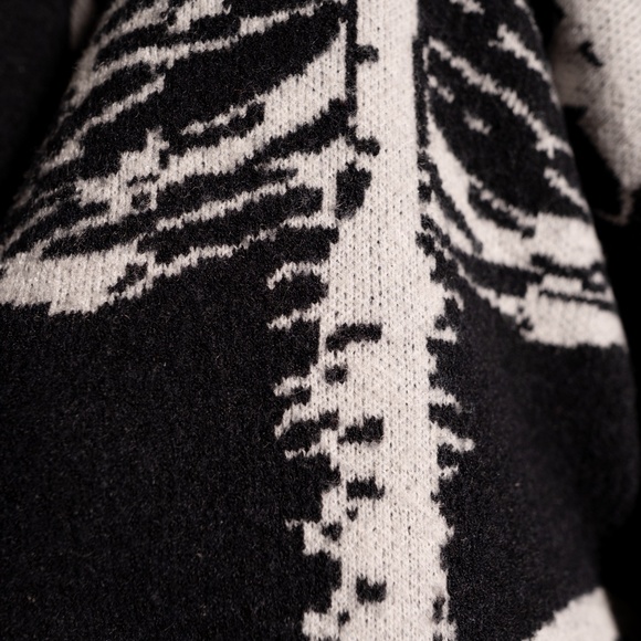 Skeleton Sweater - Picture 4 of 4